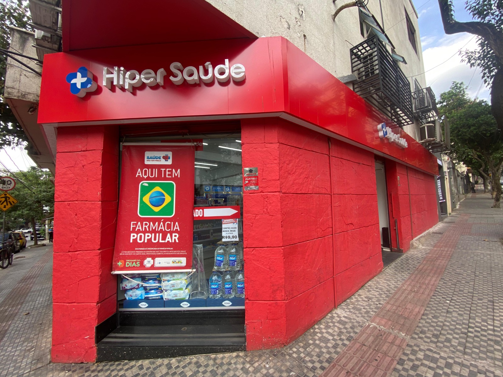 Fachada Hiper Saúde